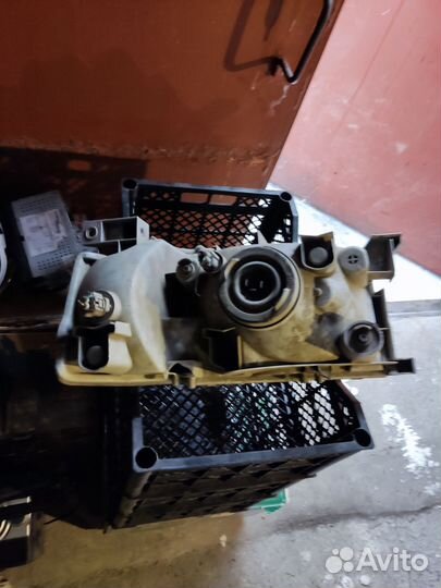 Фара передняя правая Toyota Probox