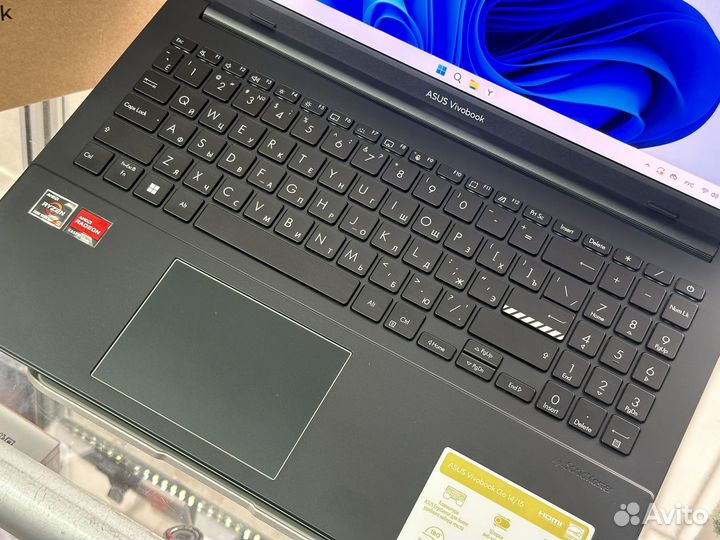 15.6 asus Vivobook Go 15 oled L1285 R5 7520U/8/512