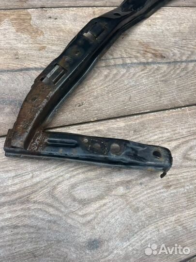 Крепление фары переднее правое Honda Civic 4D 1.8