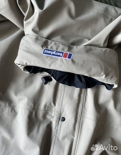 Мембранная куртка berghaus