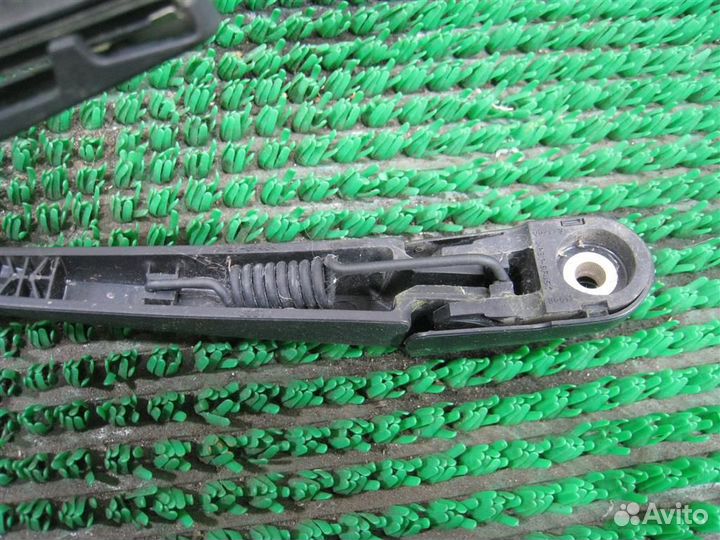 Поводок стеклоочистителя задний Suzuki SX4 2007