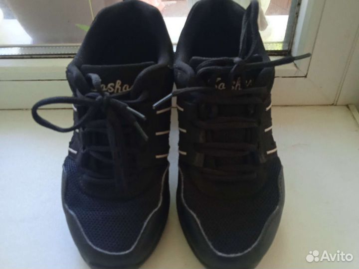 Кроссовки для танцев