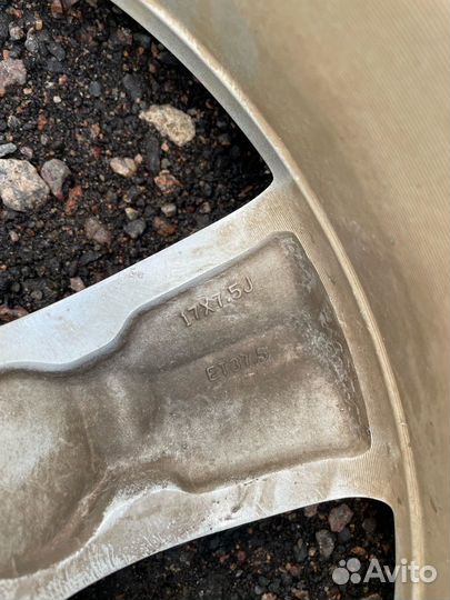 Литой диск R17x7.5 5x114.3