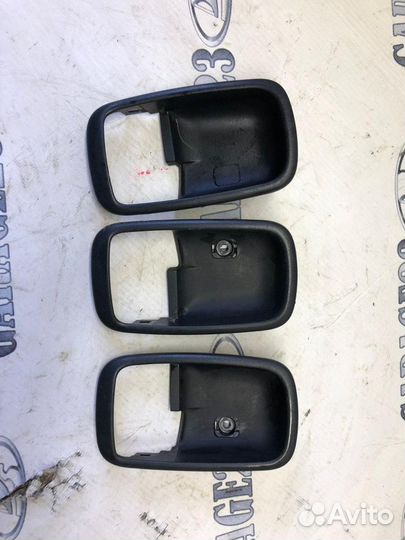 Накладка внутренней ручки двери Mitsubishi