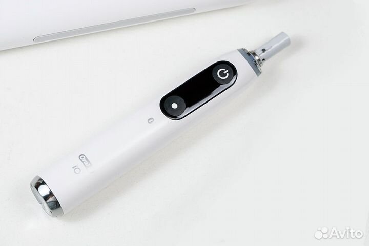 Электрическая зубная щетка Oral-B iO