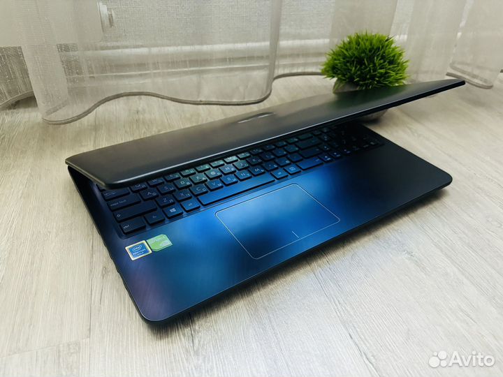 Стильный VivoBook-Asus/2.3MHz/4gb/SSD/MX110(2gb)