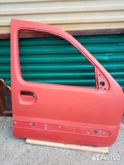 Дверь передняя правая Renault Kangoo K9K704 2004