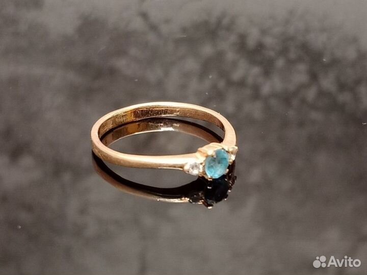 Золотое кольцо 585 пробы массой 1.33 грамма (р 15