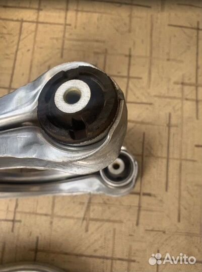 Рычаг передний верхний mercedes W211 левый