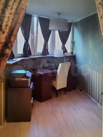 4-к. квартира, 104 м², 1/4 эт.