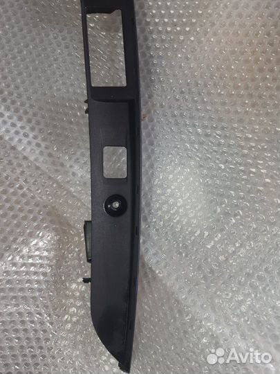 Накладка двери багажника Mercedes-Benz C-Class