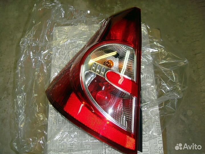 Фонарь задний левый Рено Сандеро 2008-2014