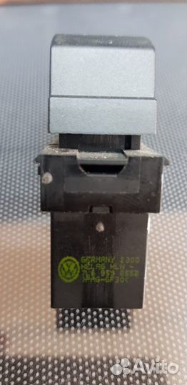 Кнопка стеклоподъемника Фольксваген Тигуан