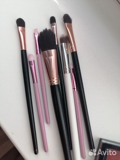 Набор косметики, декоративная и уходовая косметика