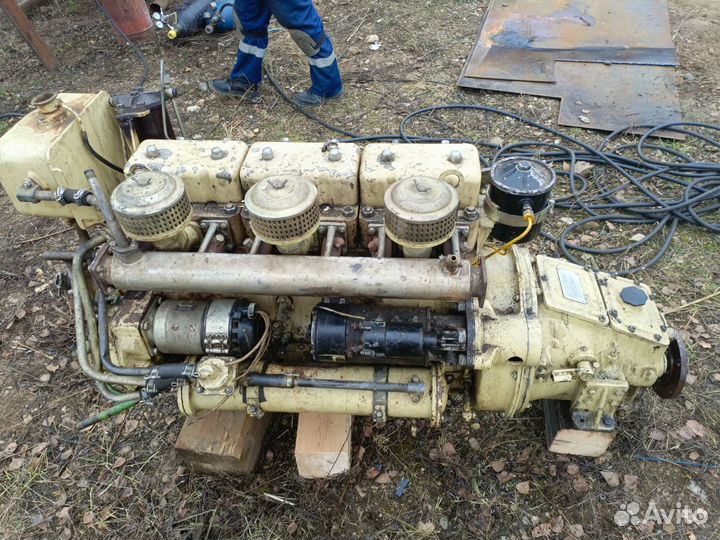 Продам двигатель с реверс редуктором 10д6 9,5/11