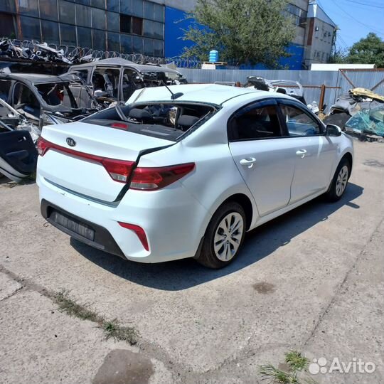 В разборе kia rio 4 2019 года 1.6 АКПП цвет белый