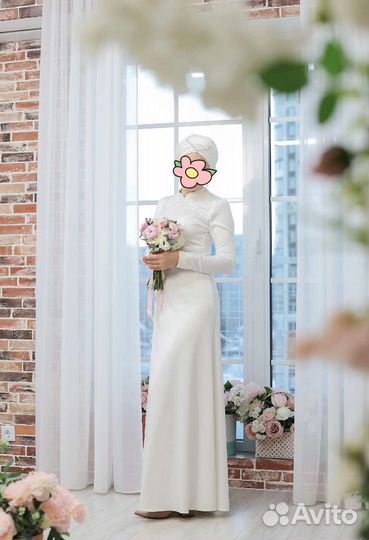 Платье на никах