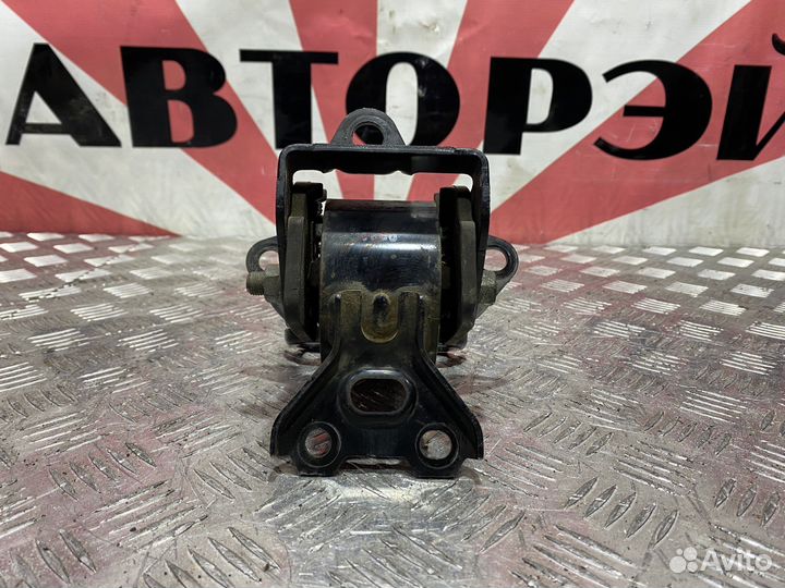 Подушка двигателя левая Mitsubishi Outlander XL