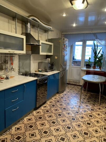 3-к. квартира, 90 м², 1/10 эт.