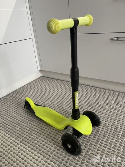 Самокат трехколесный
