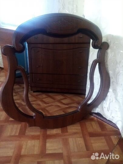 Комод и зеркало