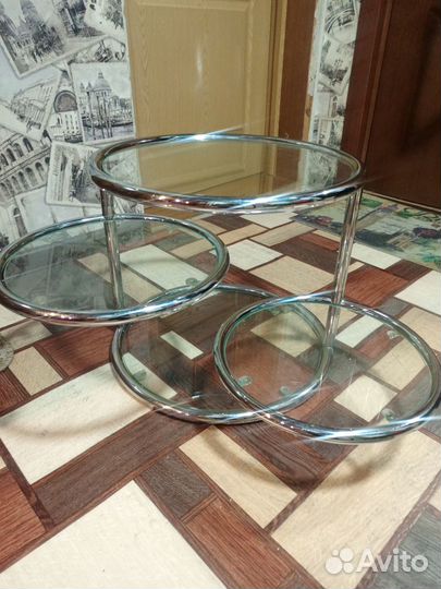 Продам стеклянный стол