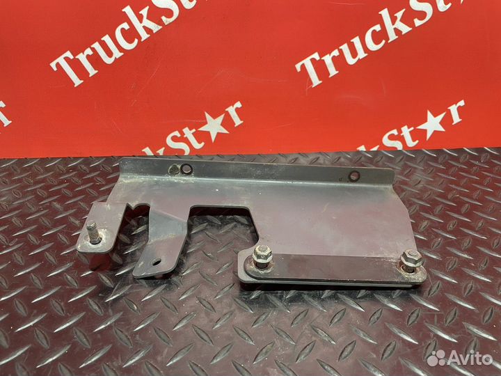 Кронштейн шумоизоляции левый Daf XF106