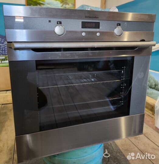 Продам духовой шкаф