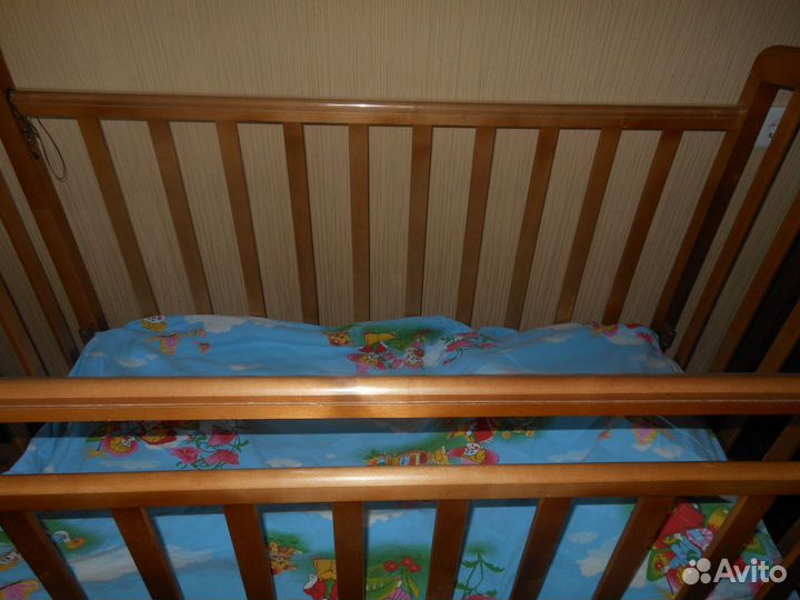 Продаю детскую кроватку