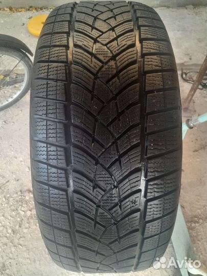 Goodyear Ultra Grip 4+ 235/55 R17