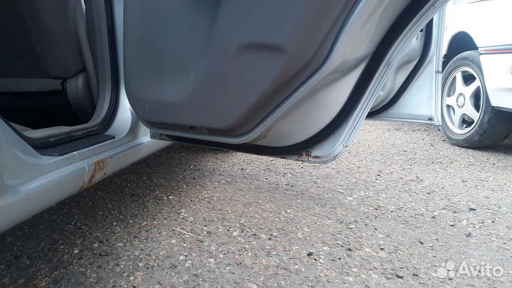 Дверь правая задняя nissan sunny b15