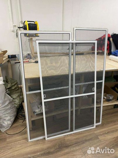 Оконные москитные сетки