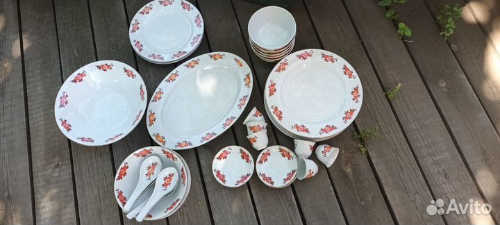 Сервиз столовый фарфор. Винтаж. Китай