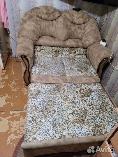 Диван прямой раскладной бу