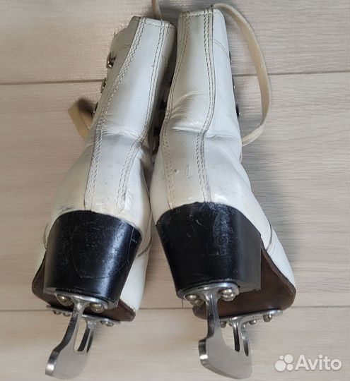 Коньки фигурные детские 30 размер