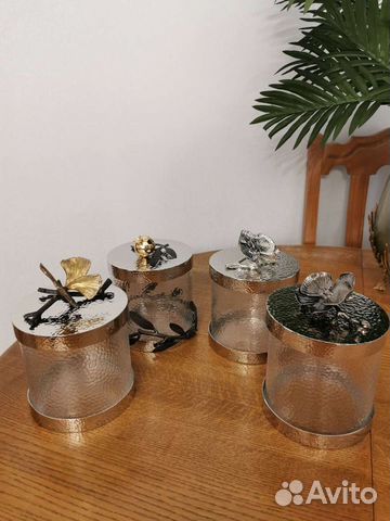 Банки Michael Aram