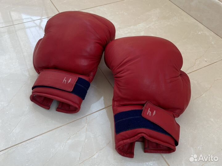 Боксерские перчатки