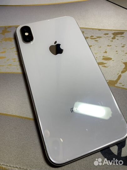 iPhone X, 64 ГБ