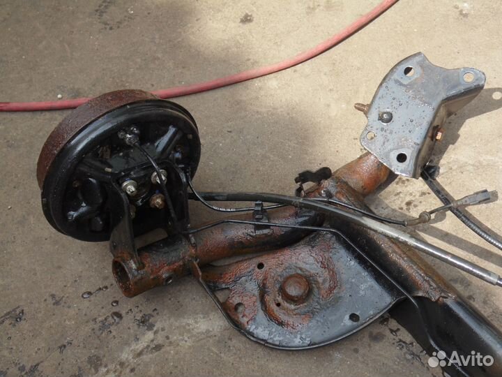 Задняя балка Рено Логан Сандеро 1