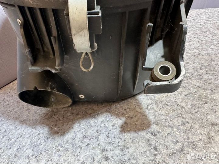 Корпус воздушного фильтра Ford Ranger 2 2.5 дизель