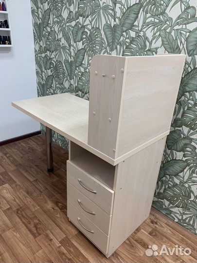 Стол для мастера маникюра бу