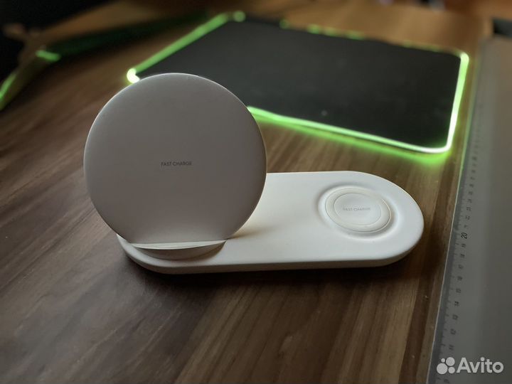 Беспроводная зарядка Samsung / На два устройства