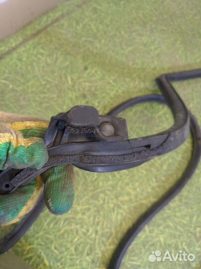 Уплотнитель двери лев. зад. Toyota Land Cruiser