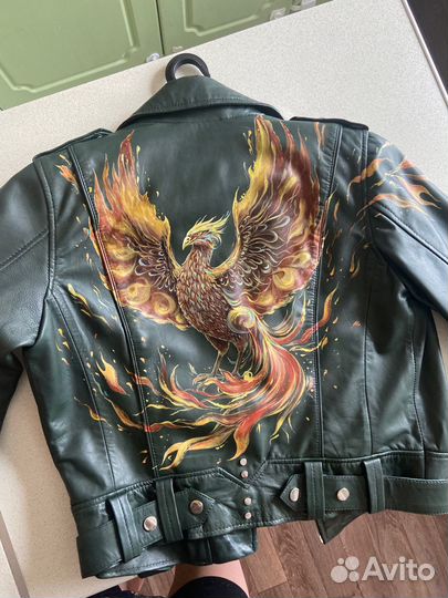 Художественная роспись кожи, текстиля, одежды