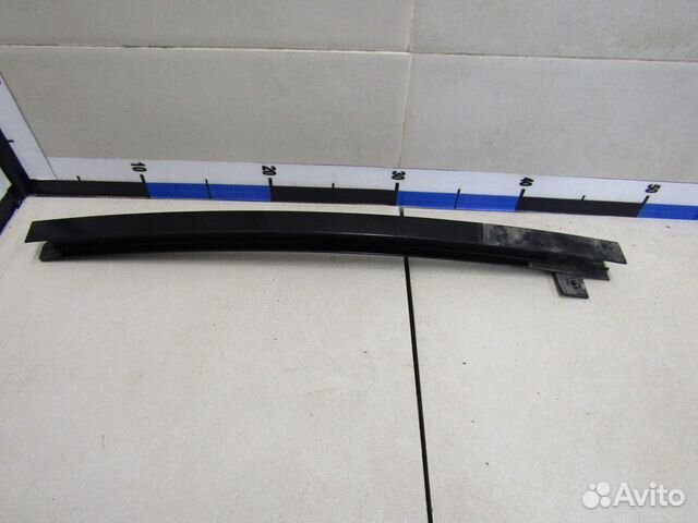 Направляющая стекла Passat B6 2005-2010