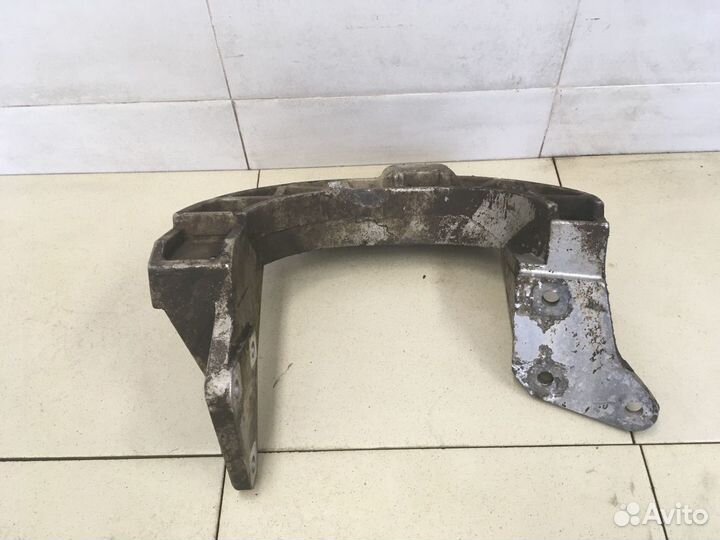 Кронштейн кпп Rezzo 2005-2010