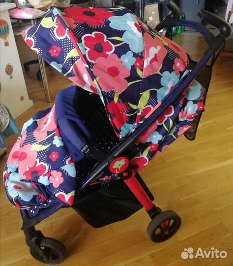 Коляска прогулочная Cosatto Fly