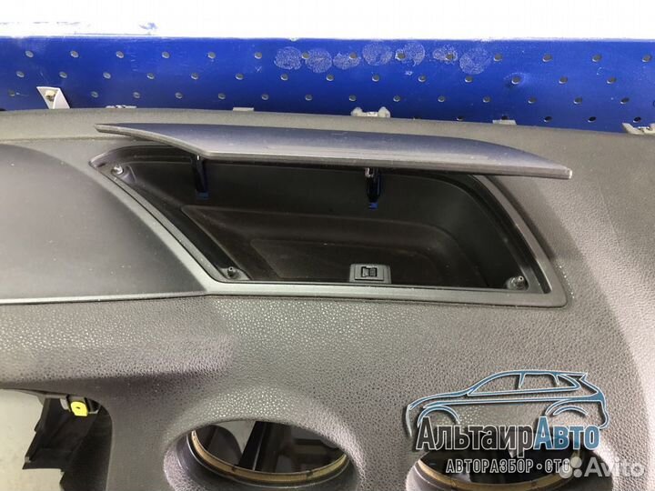 Торпедо с бардачком Ford Focus 2 безопасность