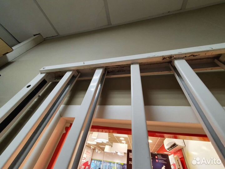 Решетка раздвижная на двери