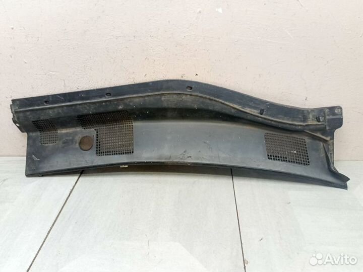 Водосток лобового стекла (жабо)